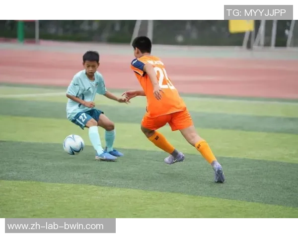 足球轻车助力运动员提升竞技水平与身体素质的完美结合